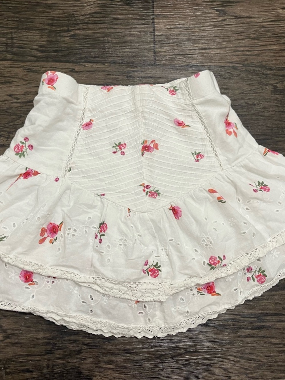 Zara White Mini Skirt with Pink Floral Eyelet Detail